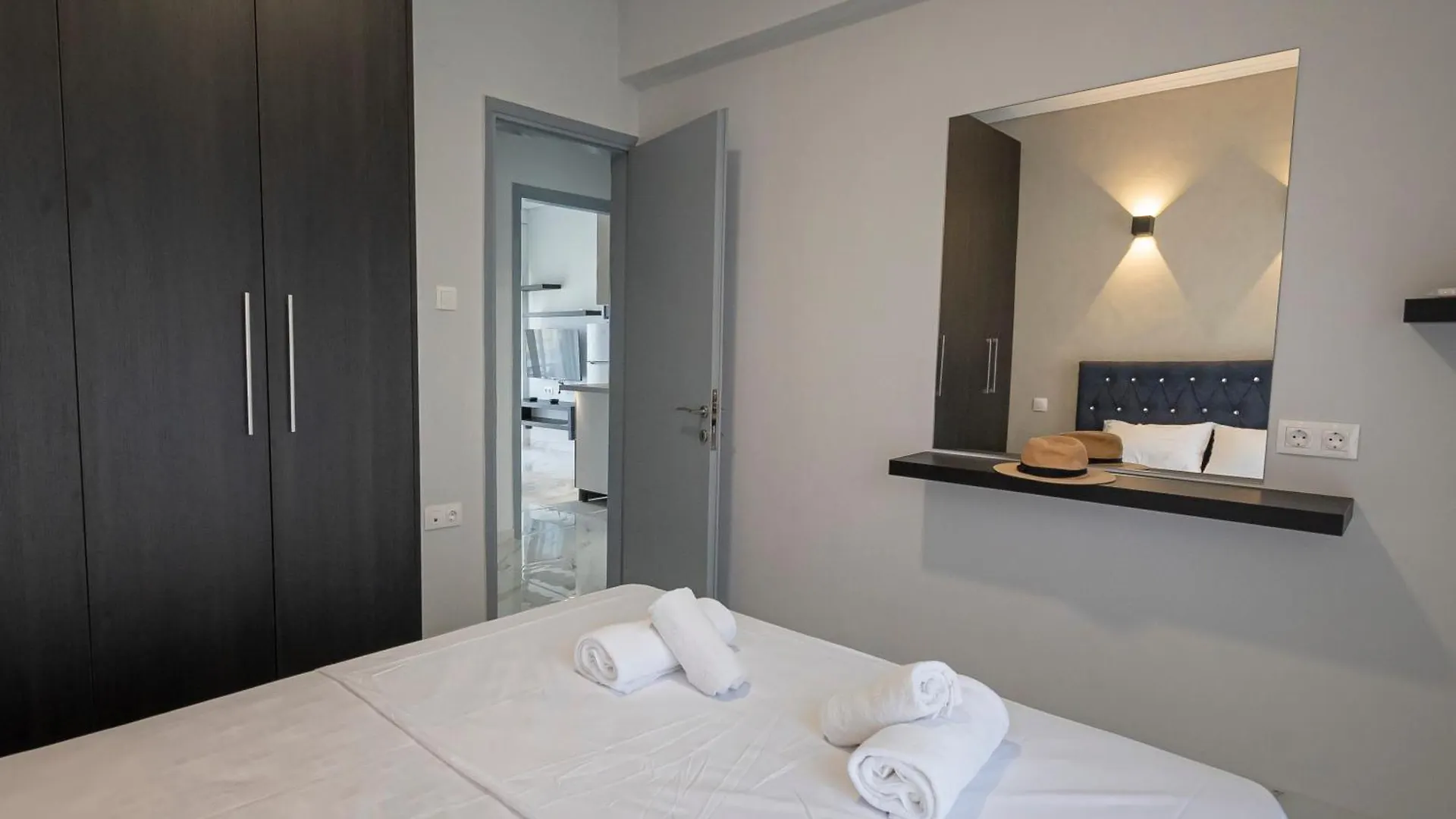 Happy Ellen Seafront Apartments By Travel Pro Services - Nea Plagia Halkidiki Flogita 0*,  Grecia