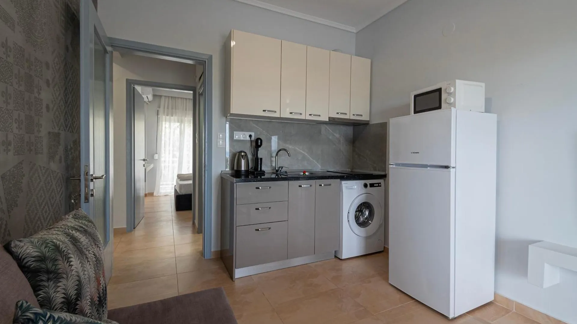 Happy Ellen Seafront Apartments By Travel Pro Services - Nea Plagia Halkidiki Flogita 0*,