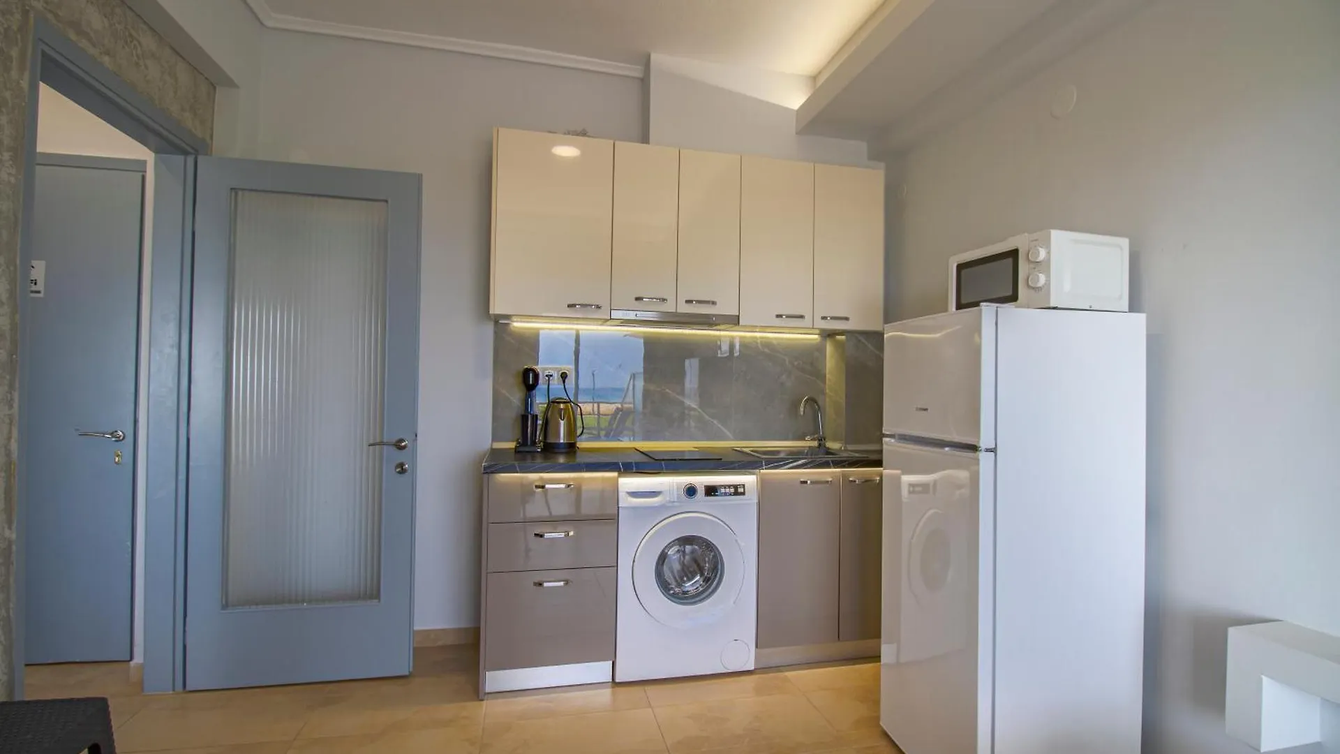 Happy Ellen Seafront Apartments By Travel Pro Services - Nea Plagia Halkidiki Flogita Grecia