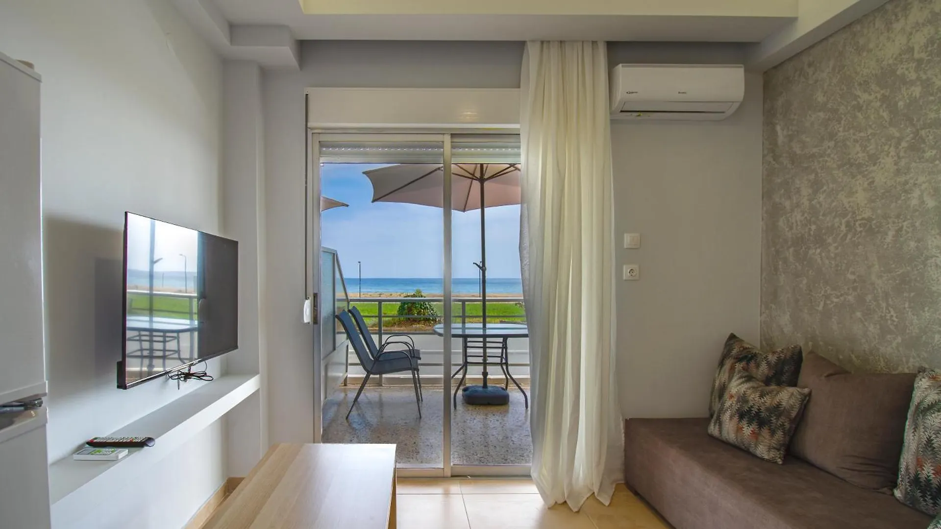 Happy Ellen Seafront Apartments By Travel Pro Services - Nea Plagia Halkidiki Flogita