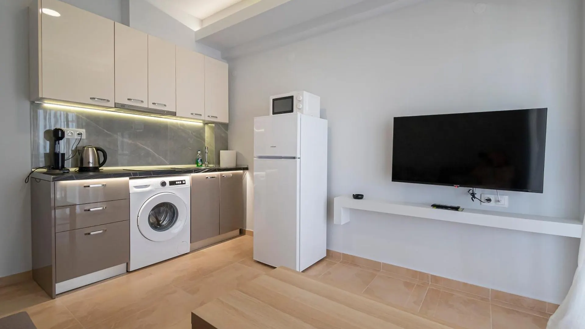 Happy Ellen Seafront Apartments By Travel Pro Services - Nea Plagia Halkidiki Flogita
