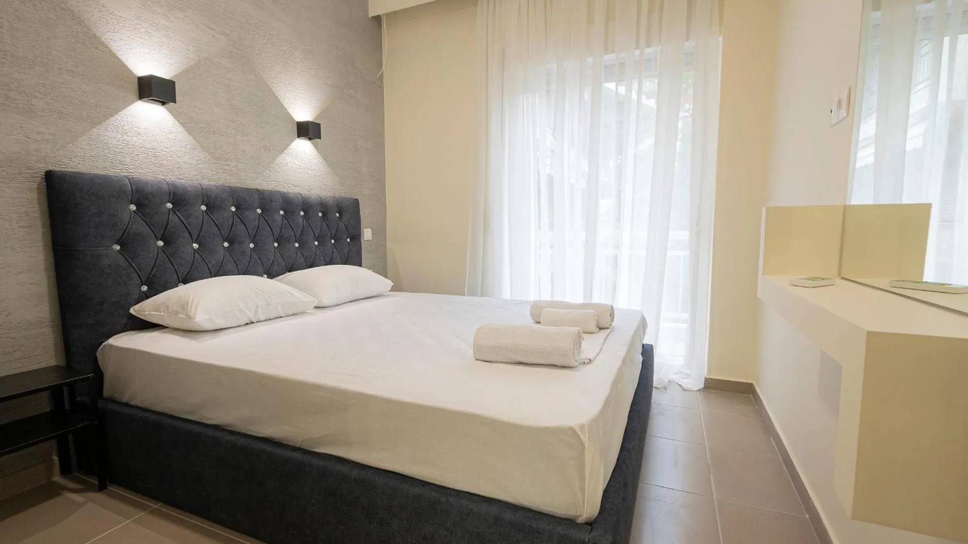 Happy Ellen Seafront Apartments By Travel Pro Services - Nea Plagia Halkidiki Flogita