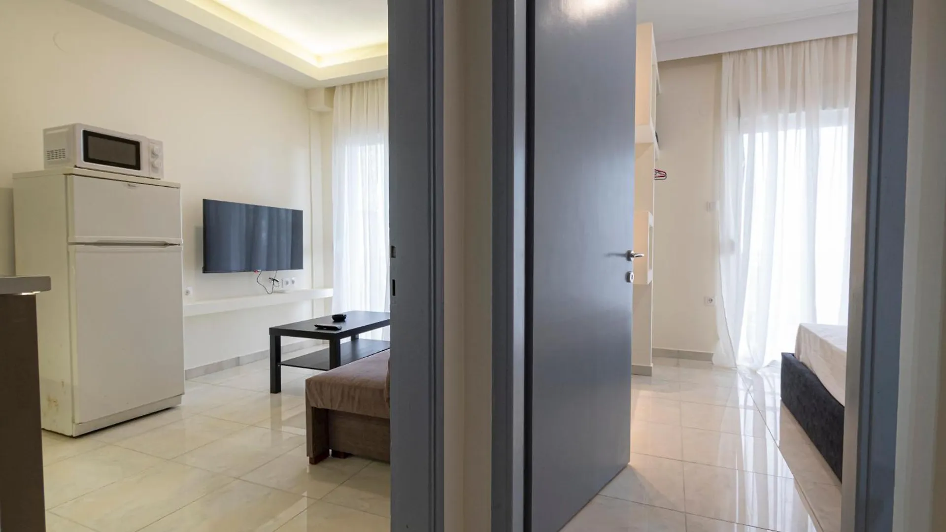 Happy Ellen Seafront Apartments By Travel Pro Services - Nea Plagia Halkidiki Flogita