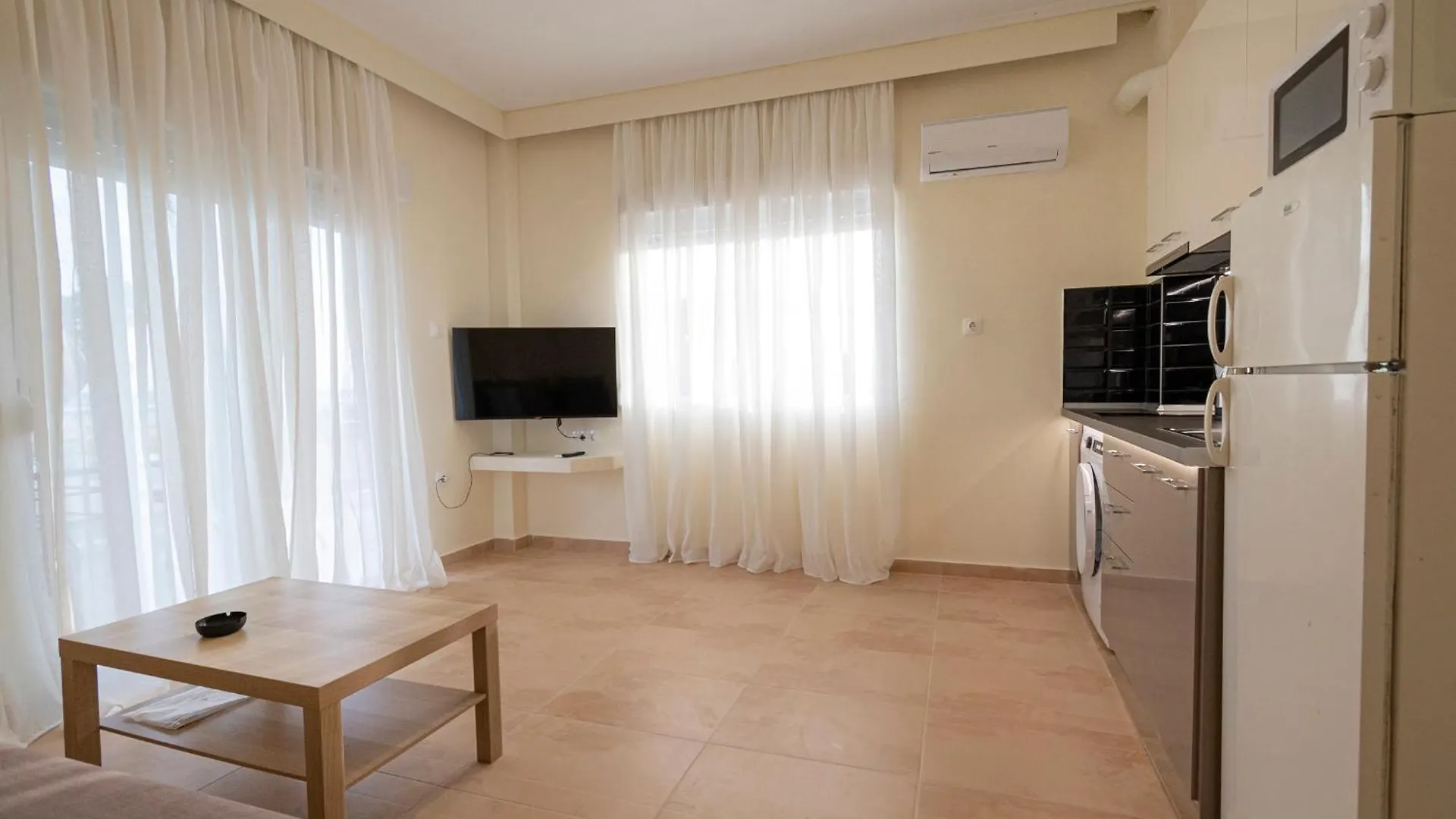 Happy Ellen Seafront Apartments By Travel Pro Services - Nea Plagia Halkidiki Flogita